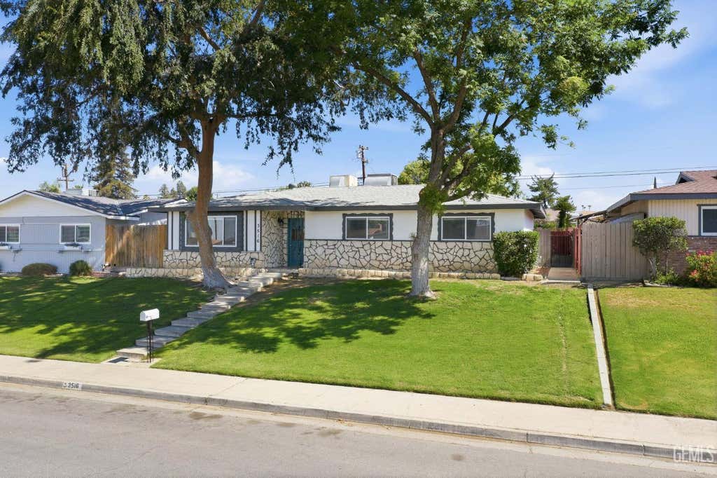 Photo of 3516 Cardinal Avenue, Bakersfield, CA 93306 (MLS # 202606861)