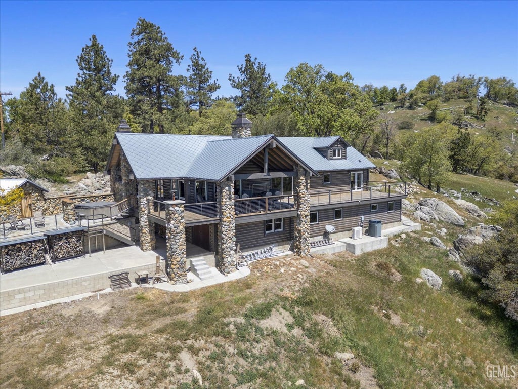 Photo of 27241 Deertrail Drive, Tehachapi, CA 93561 (MLS # 202604235)