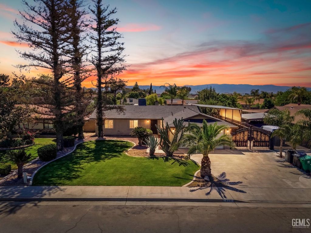 Photo of 505 Bridle Avenue, Bakersfield, CA 93307 (MLS # 202603864)