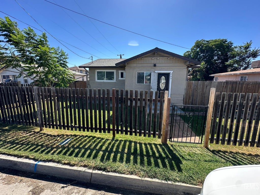 Photo of 245 L Street, Bakersfield, CA 93304 (MLS # 202607306)
