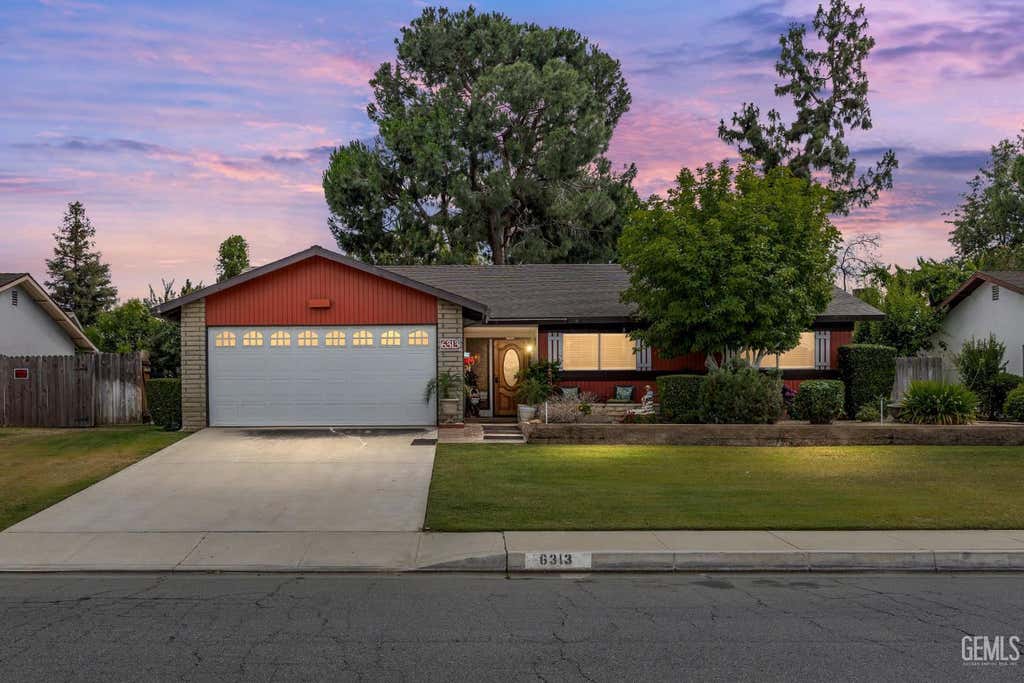 Photo of 6313 Sundale Avenue, Bakersfield, CA 93309 (MLS # 202605687)