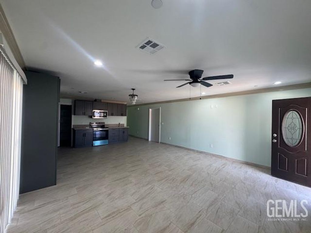 Photo of 8240 Hemlock Avenue, California City, CA 93505 (MLS # 202511144)