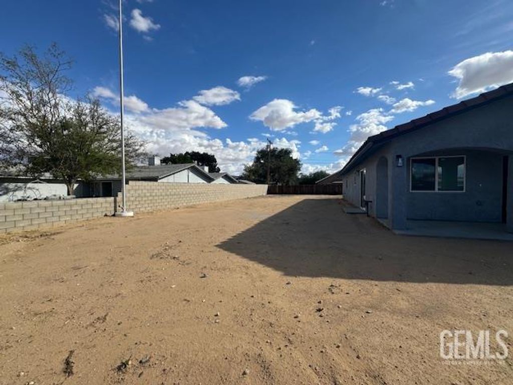 Photo of 8240 Hemlock Avenue, California City, CA 93505 (MLS # 202511144)