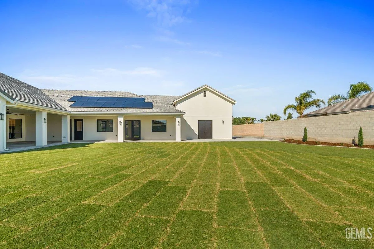 Bakersfield, California 93314, United States, 5 Bedrooms Bedrooms, ,5 BathroomsBathrooms,Residential,Active,193073