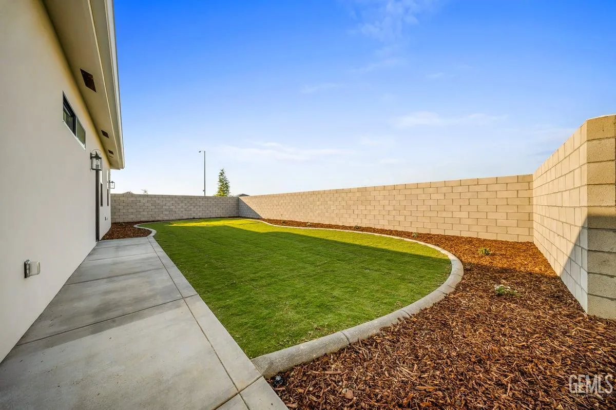 Bakersfield, California 93314, United States, 5 Bedrooms Bedrooms, ,5 BathroomsBathrooms,Residential,Active,193073