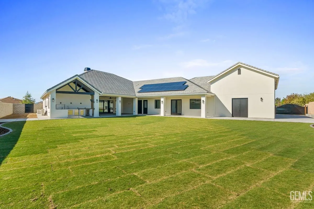 Bakersfield, California 93314, United States, 5 Bedrooms Bedrooms, ,5 BathroomsBathrooms,Residential,Active,193073