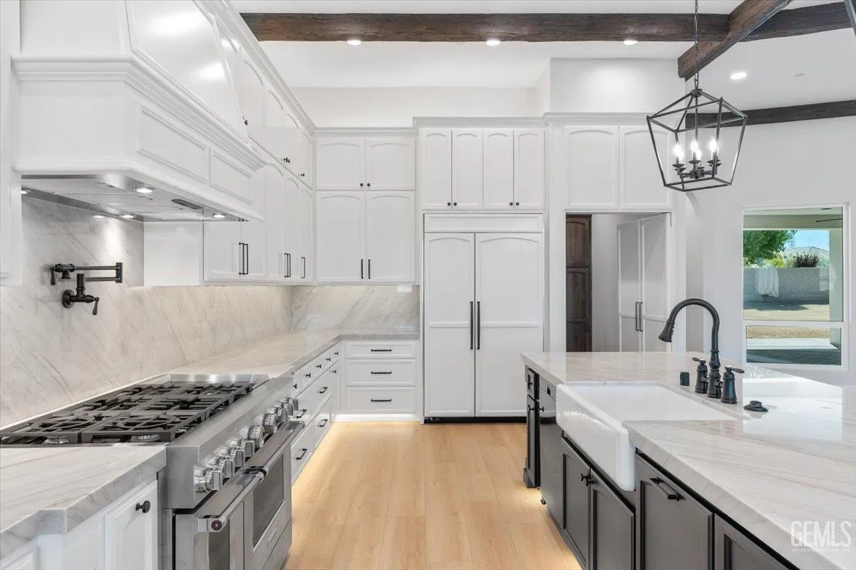 Bakersfield, California 93314, United States, 5 Bedrooms Bedrooms, ,5 BathroomsBathrooms,Residential,Active,193073