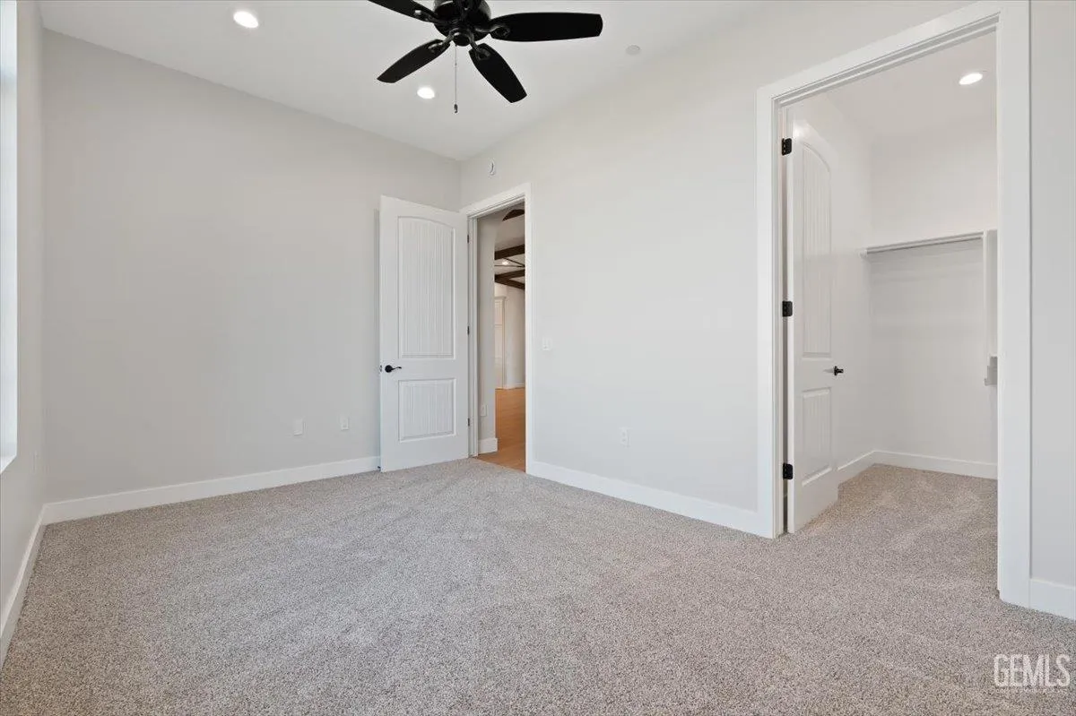 Bakersfield, California 93314, United States, 5 Bedrooms Bedrooms, ,5 BathroomsBathrooms,Residential,Active,193073