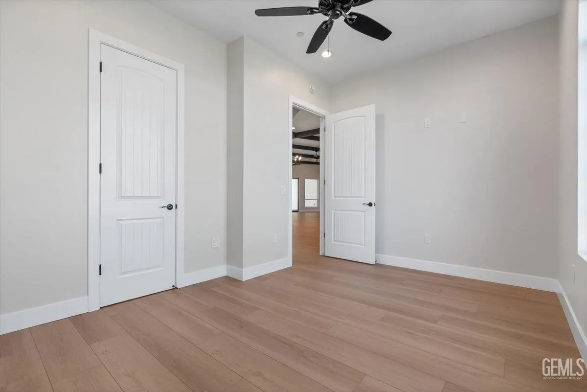 Bakersfield, California 93314, United States, 5 Bedrooms Bedrooms, ,5 BathroomsBathrooms,Residential,Active,193073