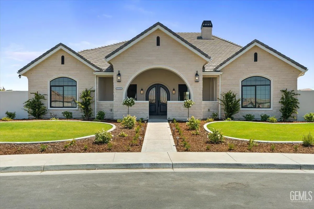 Bakersfield, California 93314, United States, 5 Bedrooms Bedrooms, ,5 BathroomsBathrooms,Residential,Active,193073