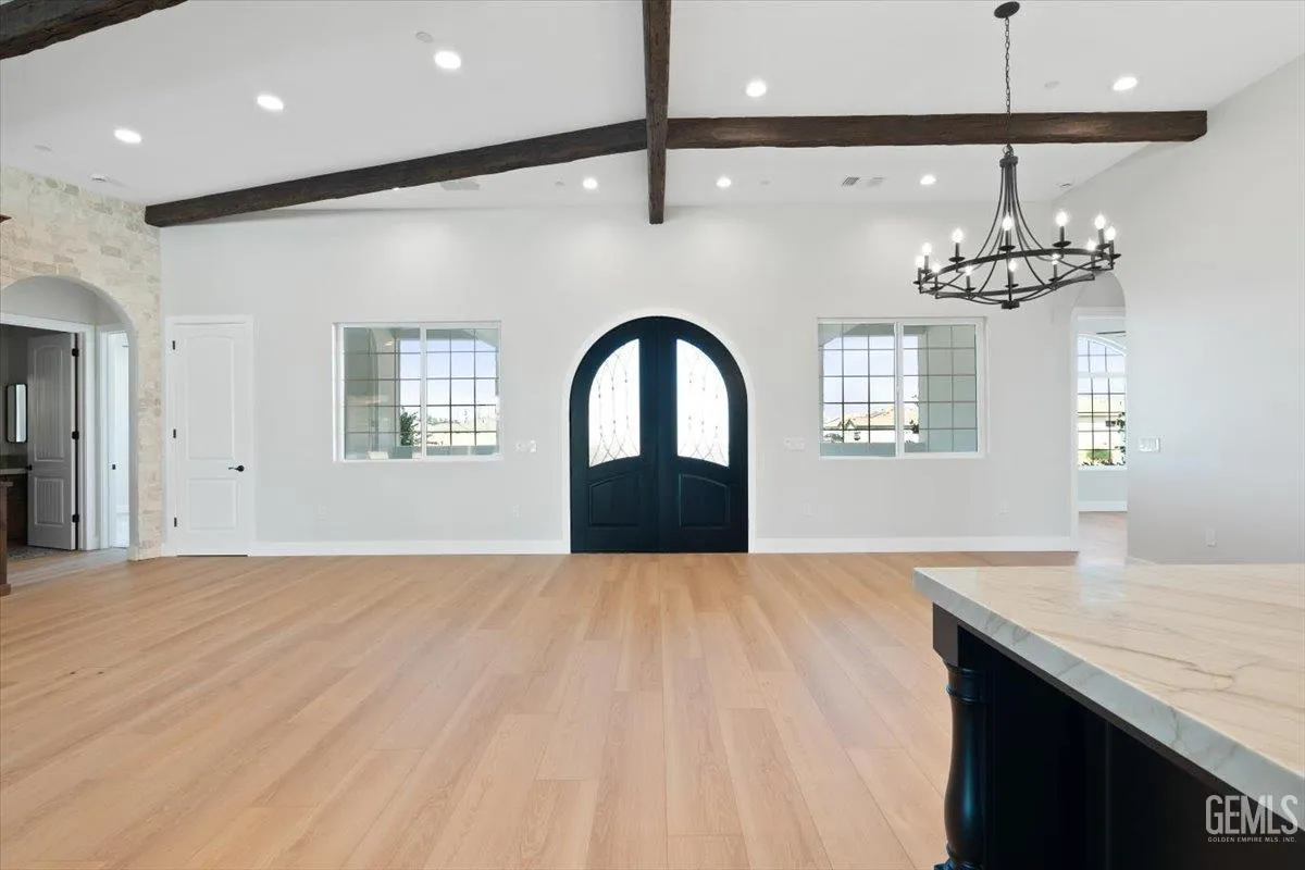 Bakersfield, California 93314, United States, 5 Bedrooms Bedrooms, ,5 BathroomsBathrooms,Residential,Active,193073