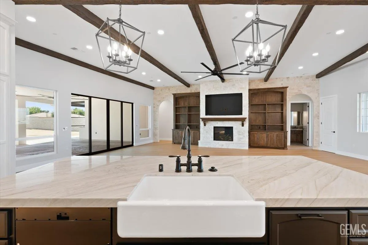 Bakersfield, California 93314, United States, 5 Bedrooms Bedrooms, ,5 BathroomsBathrooms,Residential,Active,193073