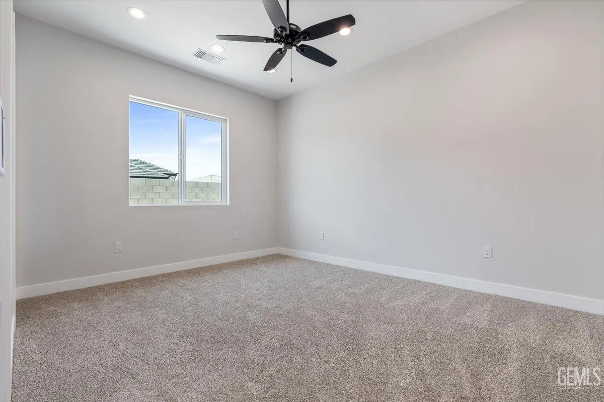 Bakersfield, California 93314, United States, 5 Bedrooms Bedrooms, ,5 BathroomsBathrooms,Residential,Active,193073