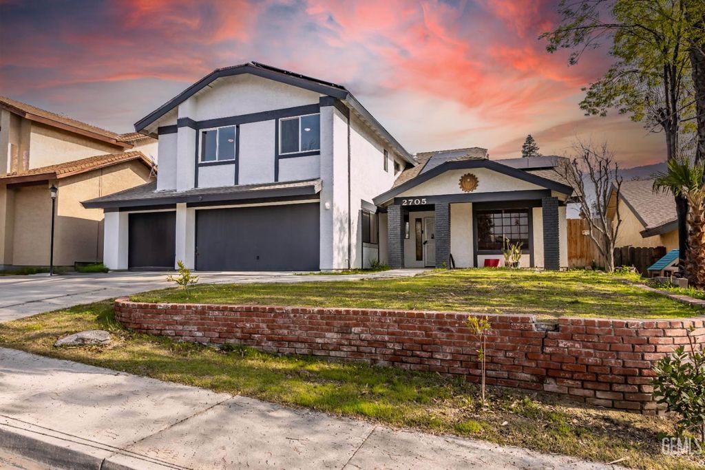 Photo of 2705 Puder Street, Bakersfield, CA 93306 (MLS # 202604080)