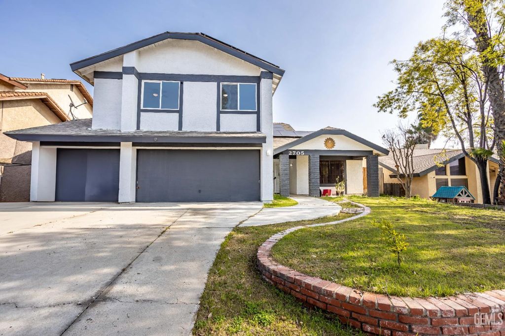 Photo of 2705 Puder Street, Bakersfield, CA 93306 (MLS # 202604080)