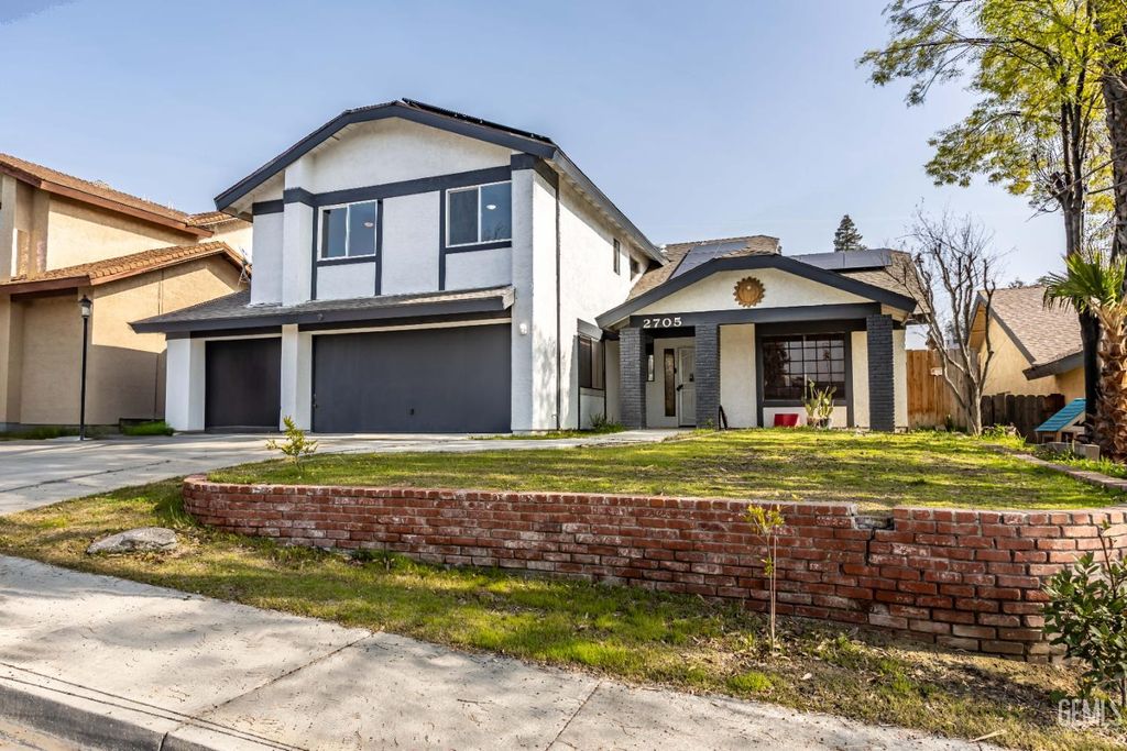 Photo of 2705 Puder Street, Bakersfield, CA 93306 (MLS # 202604080)