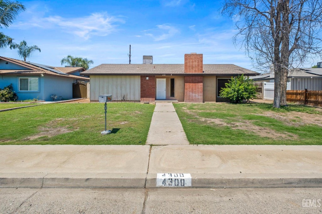 Photo of 4300 Starling DR, Bakersfield, CA 93309 (MLS # 202607914)
