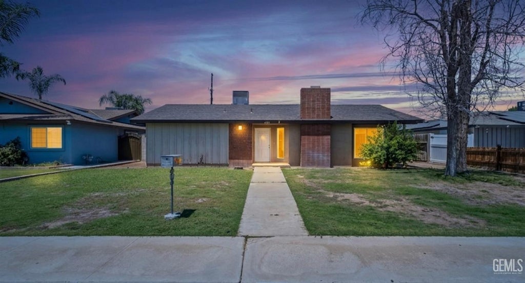 Photo of 4300 Starling DR, Bakersfield, CA 93309 (MLS # 202607914)