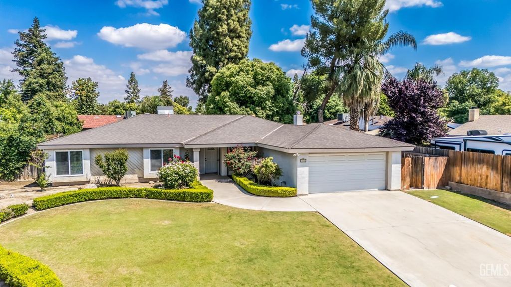 Photo of 7008 Altaville Lane, Bakersfield, CA 93309 (MLS # 202604037)