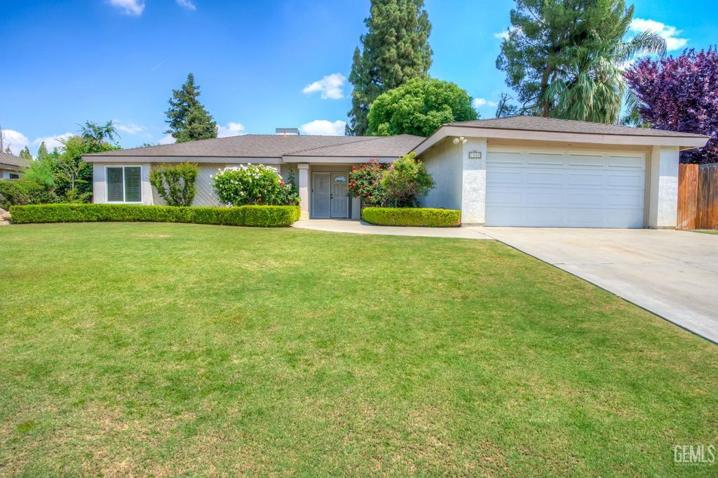 Photo of 7008 Altaville Lane, Bakersfield, CA 93309 (MLS # 202604037)