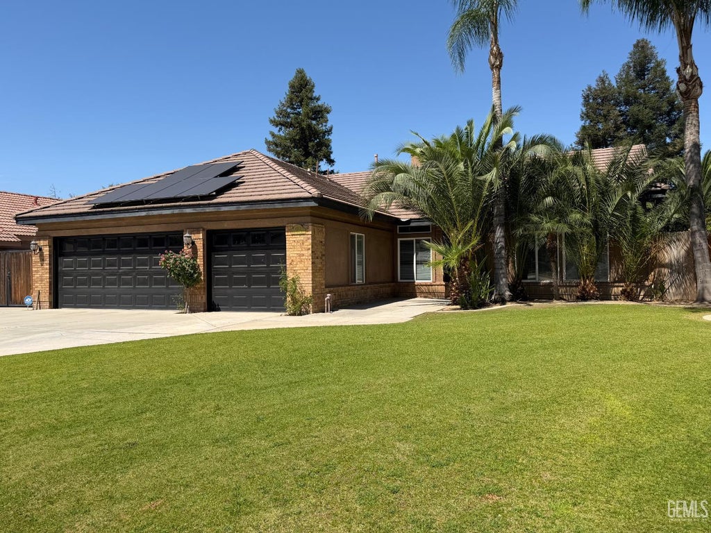 Photo of 4313 Rhine River Drive, Bakersfield, CA 93308 (MLS # 202606129)