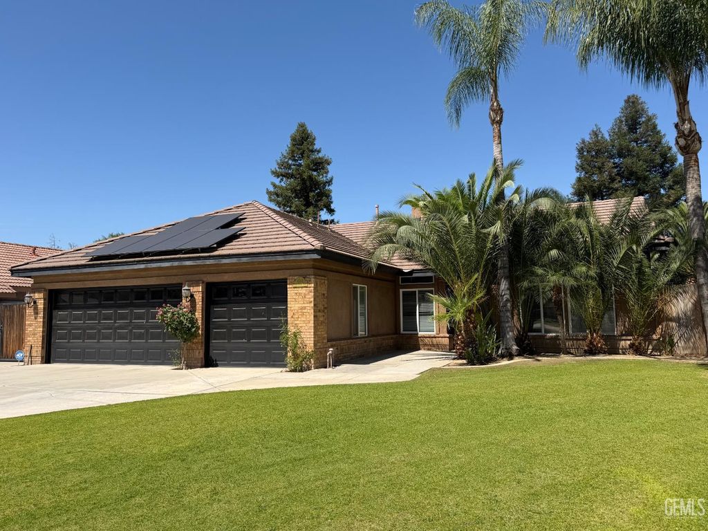 Photo of 4313 Rhine River Drive, Bakersfield, CA 93308 (MLS # 202606129)