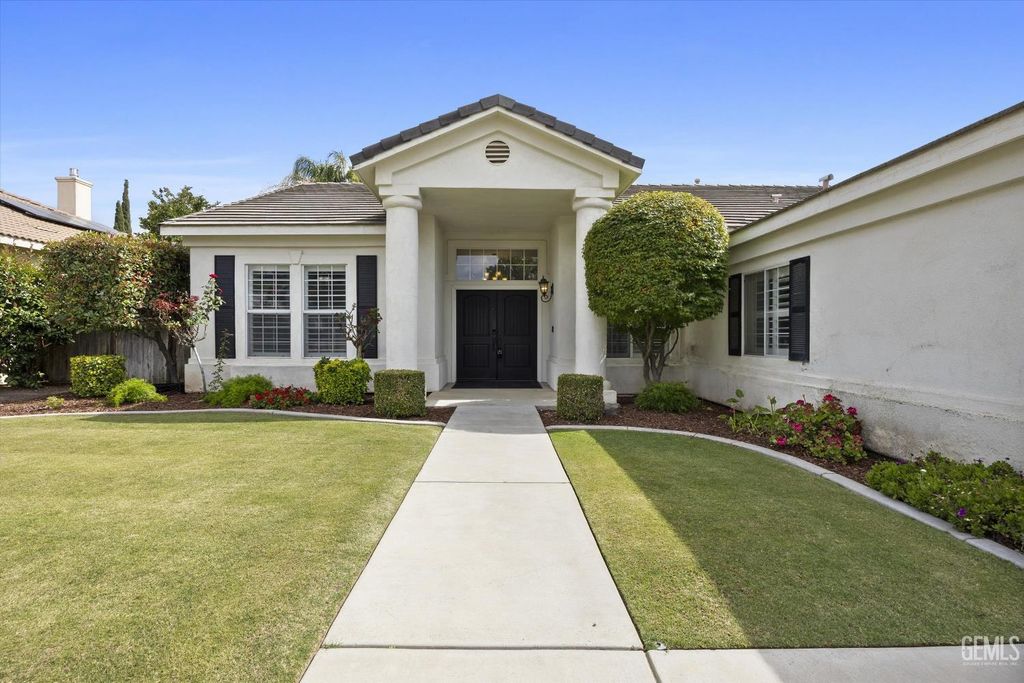 Photo of 10717 Rising Sun Drive, Bakersfield, CA 93312 (MLS # 202604898)