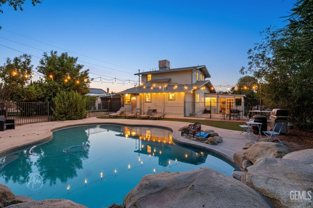 Photo of 101 Meter Street, Maricopa, CA 93252 (MLS # 202511424)