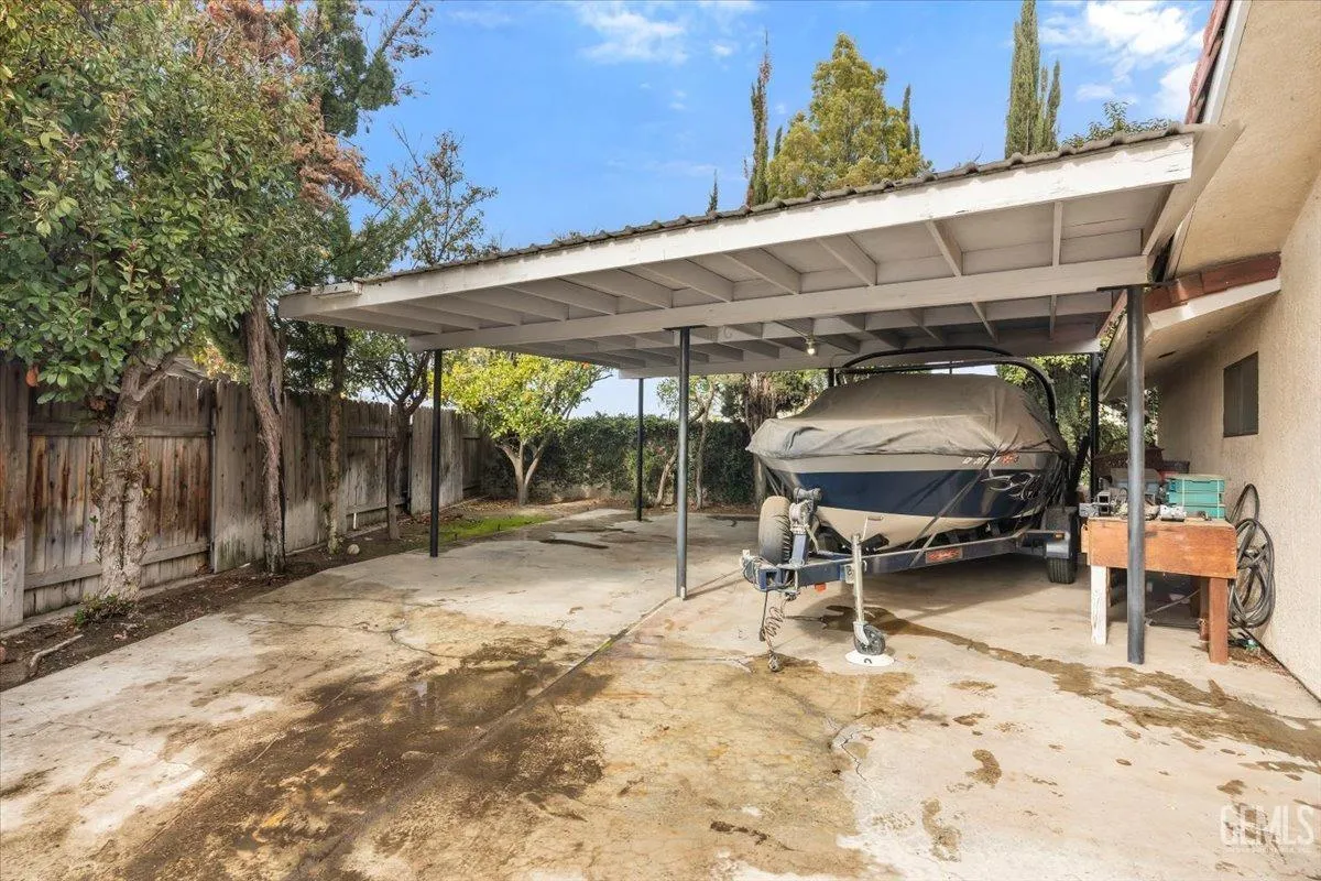 Bakersfield, California 93306, United States, 3 Bedrooms Bedrooms, ,2 BathroomsBathrooms,Residential,Active,11945