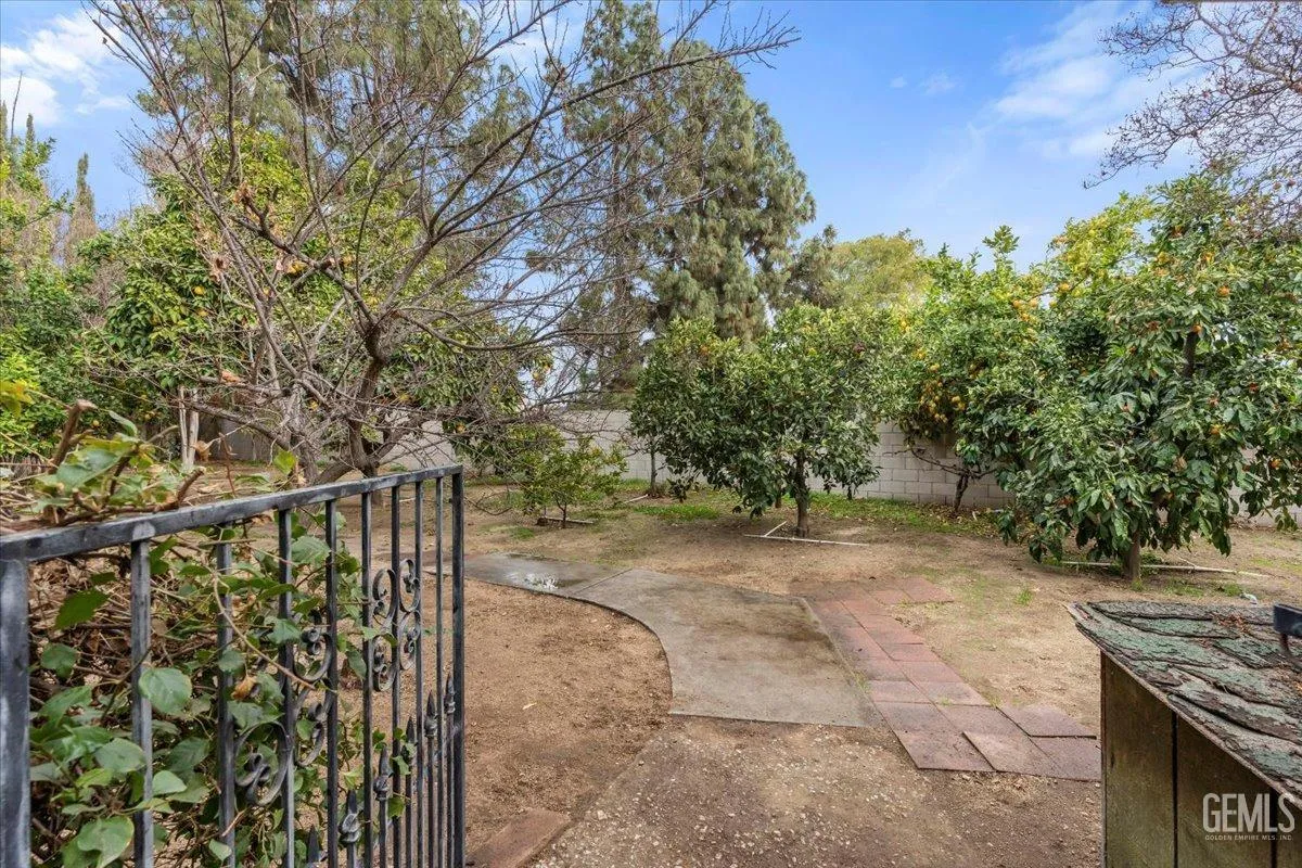 Bakersfield, California 93306, United States, 3 Bedrooms Bedrooms, ,2 BathroomsBathrooms,Residential,Active,11945