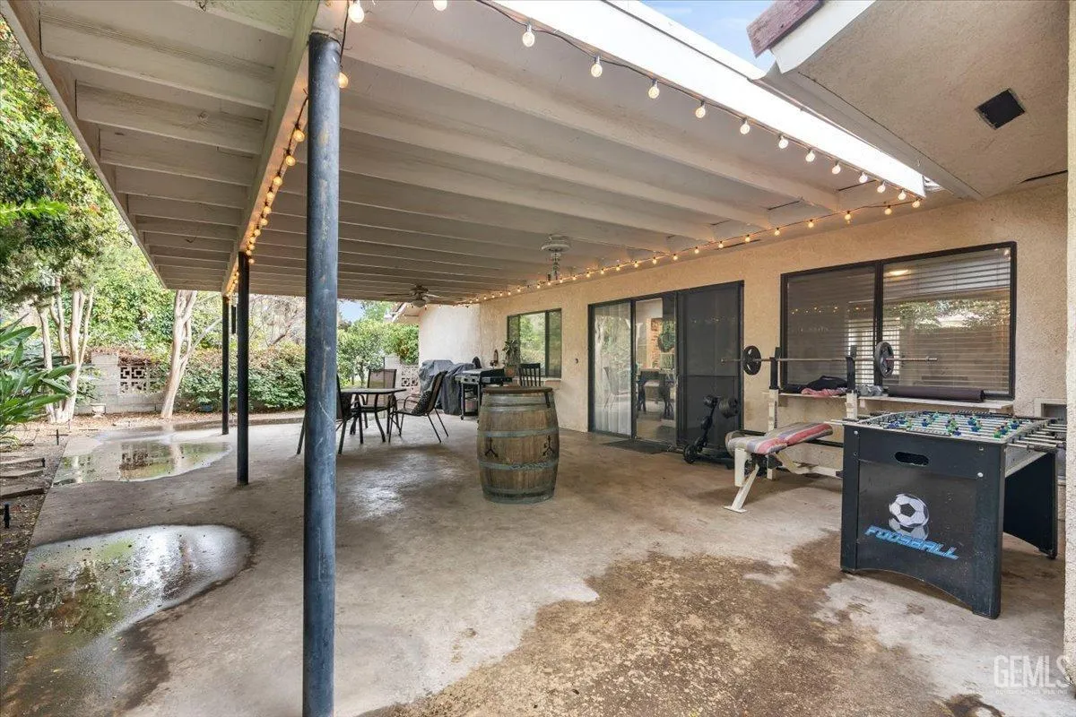 Bakersfield, California 93306, United States, 3 Bedrooms Bedrooms, ,2 BathroomsBathrooms,Residential,Active,11945