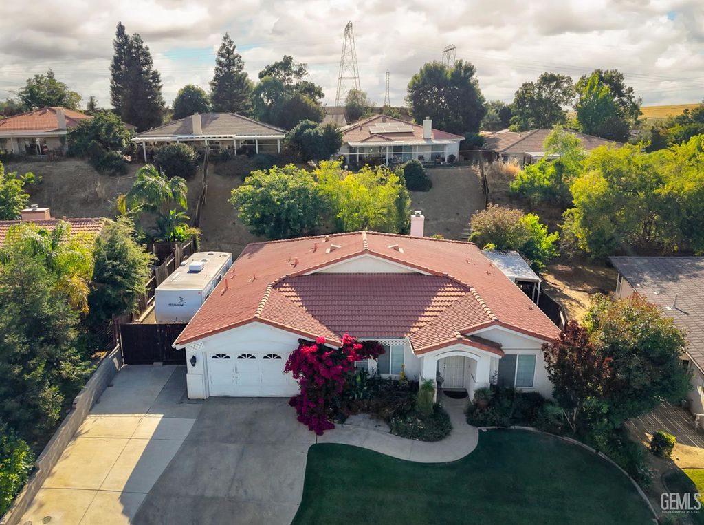 Photo of 5710 Steelhead Drive, Bakersfield, CA 93306 (MLS # 202605907)