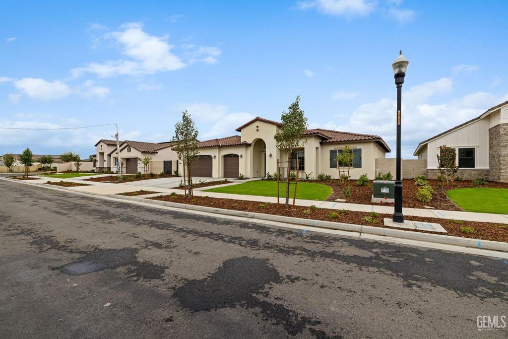 Photo of 3612 Pathway Court, Bakersfield, CA 93311 (MLS # 202510973)