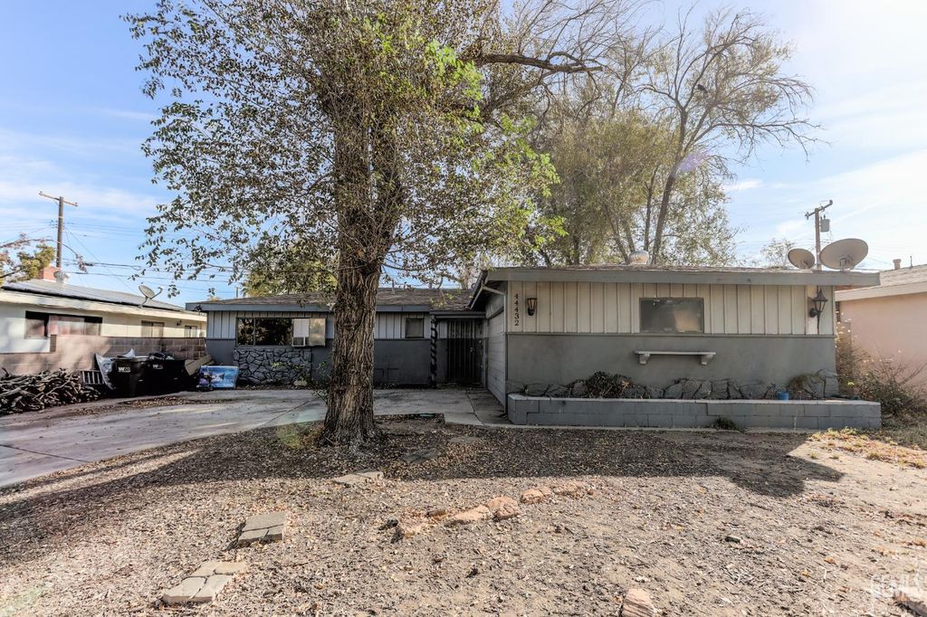 Photo of 44432 Stanridge Ave, Lancaster, CA 93535 (MLS # 202512494)