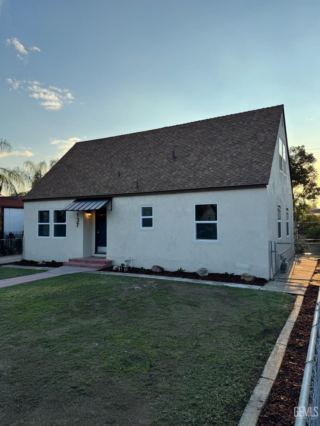 Photo of 137 Myrtle Street, Bakersfield, CA 93304 (MLS # 202510570)