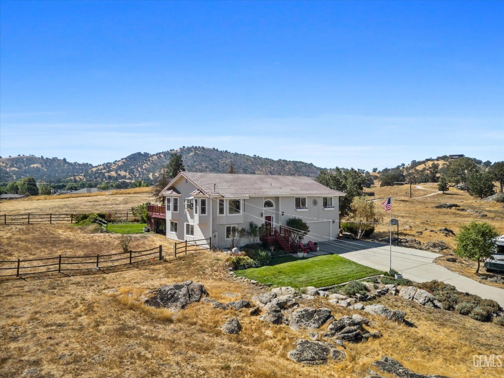 Photo of 28360 Burning Tree Drive, Tehachapi, CA 93561 (MLS # 202609655)