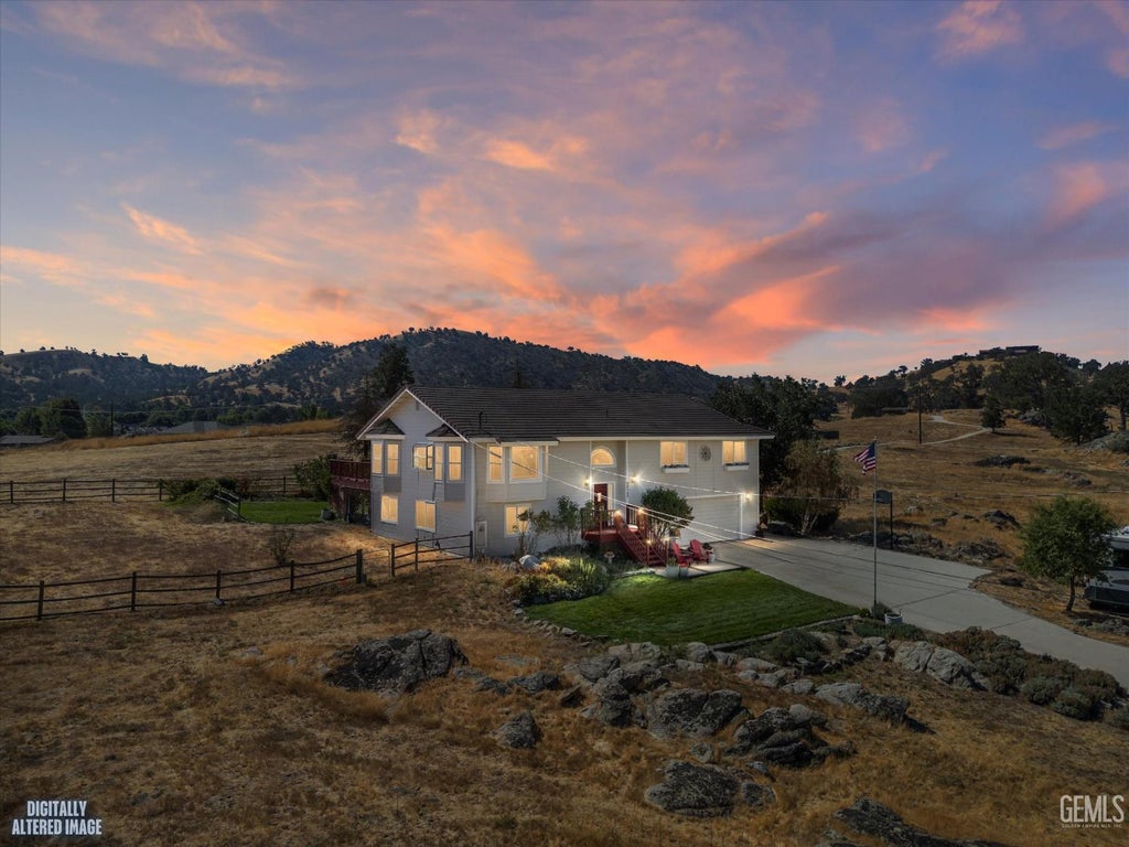 Photo of 28360 Burning Tree Drive, Tehachapi, CA 93561 (MLS # 202609655)