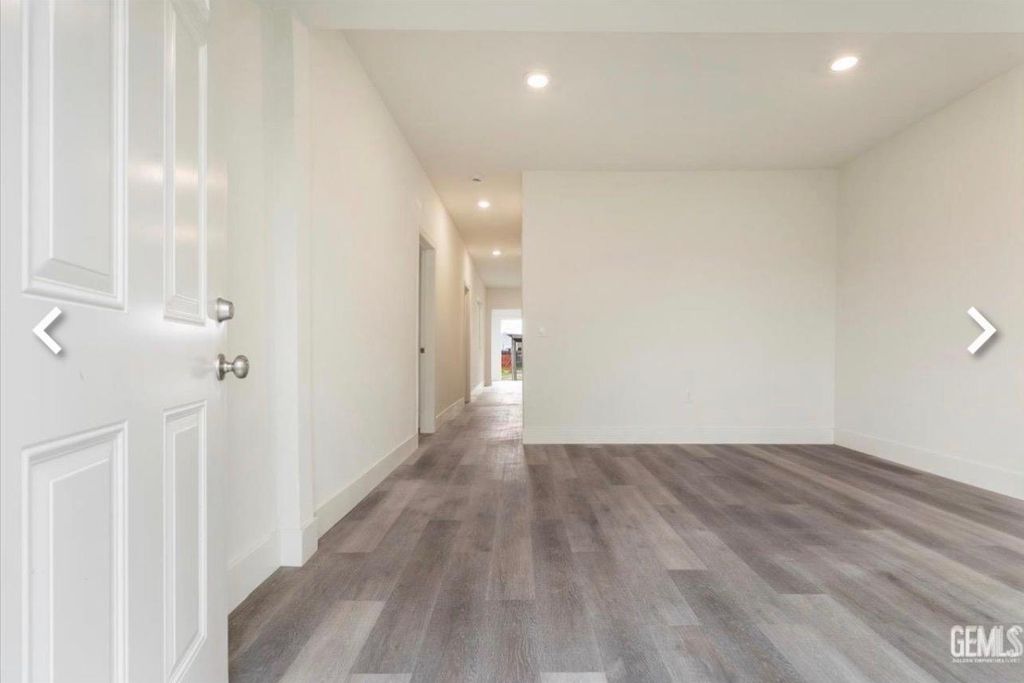 Photo of 923 Sumner Street, Bakersfield, CA 93305 (MLS # 202600947)