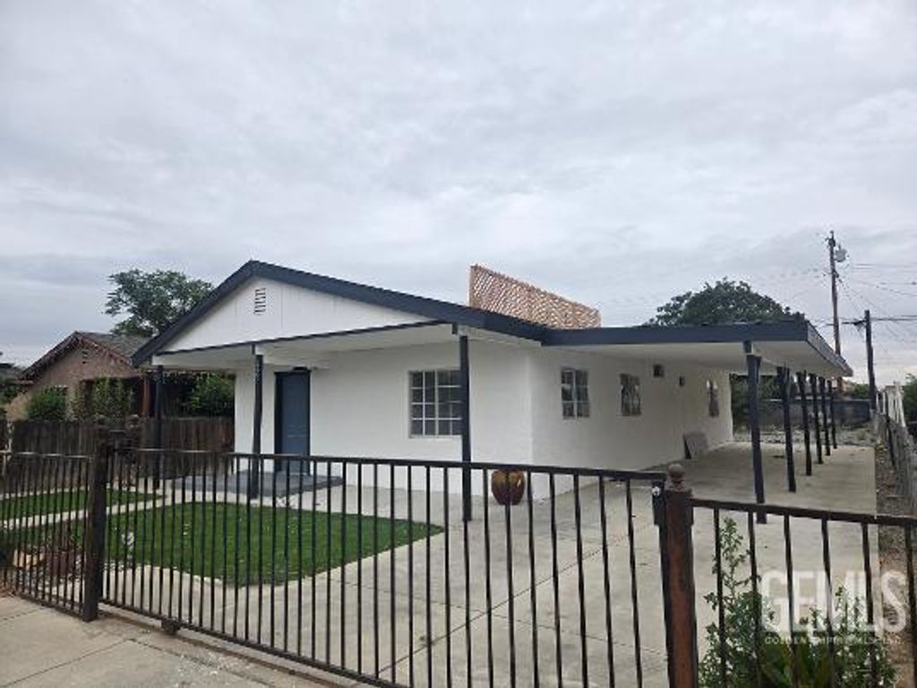 Photo of 225 San Lucas ST, Mc Farland, CA 93250 (MLS # 202606001)