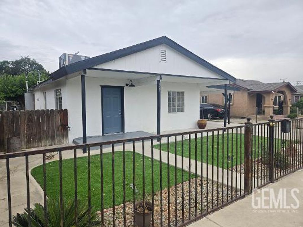 Photo of 225 San Lucas ST, Mc Farland, CA 93250 (MLS # 202606001)