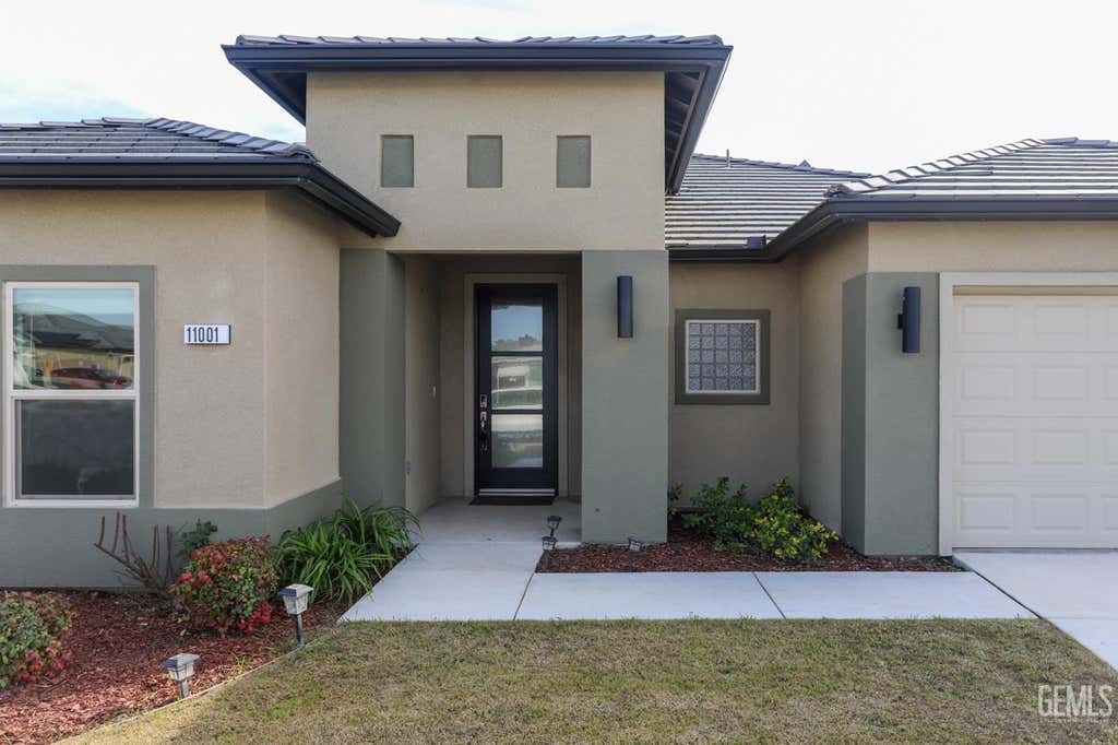 Photo of 11001 Arundel Way, Bakersfield, CA 93311 (MLS # 202601710)