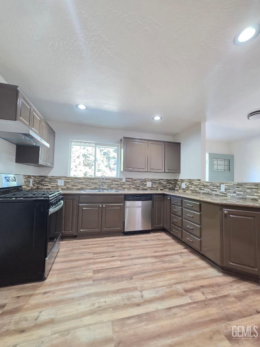Photo of 17660 Arlington Place, Tehachapi, CA 93561 (MLS # 202608289)