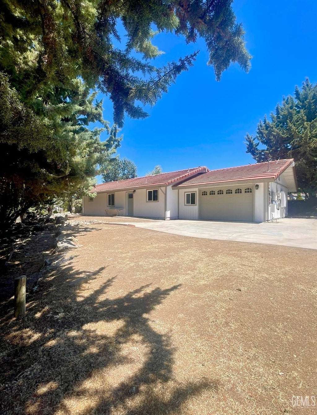 Photo of 17660 Arlington Place, Tehachapi, CA 93561 (MLS # 202608289)