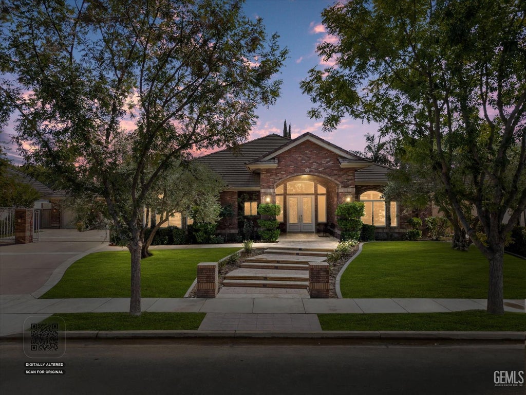 Photo of 1910 Heaton Street, Bakersfield, CA 93311 (MLS # 202610104)