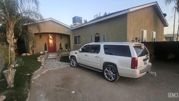 6201 WEEDPATCH HWY, BAKERSFIELD, CA 93307 - Image f336028702e33b0e2d7cdbf0a88fe4ef/4207236971