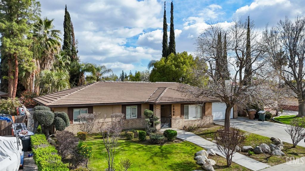 Photo of 1808 El Portal Drive, Bakersfield, CA 93309 (MLS # 202602168)