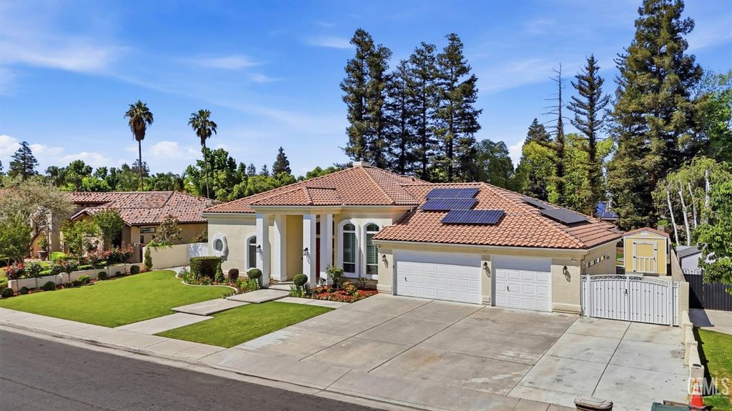 Photo of 2205 Nantes Way, Bakersfield, CA 93311 (MLS # 202603833)