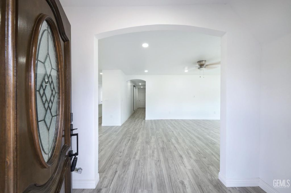 Photo of 501 Magnolia Avenue, Bakersfield, CA 93305 (MLS # 202510986)