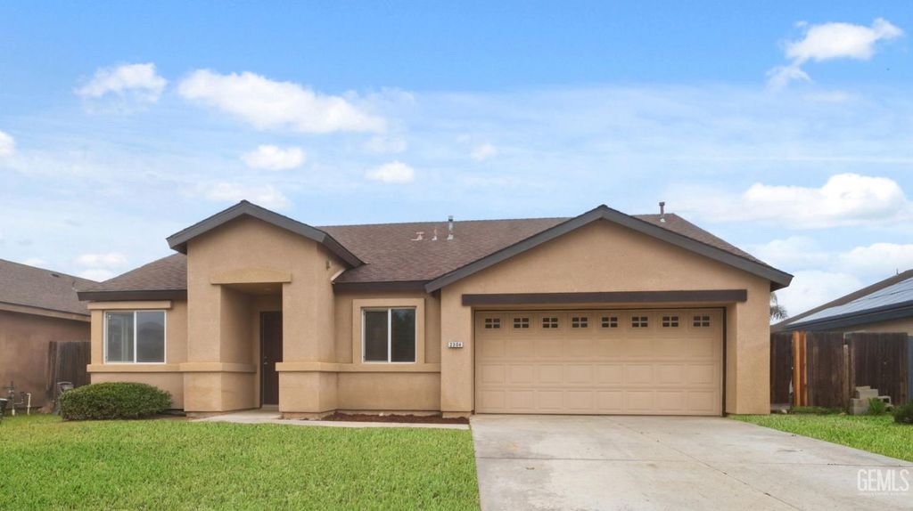 Photo of 2304 September Drive, Bakersfield, CA 93313 (MLS # 202600861)