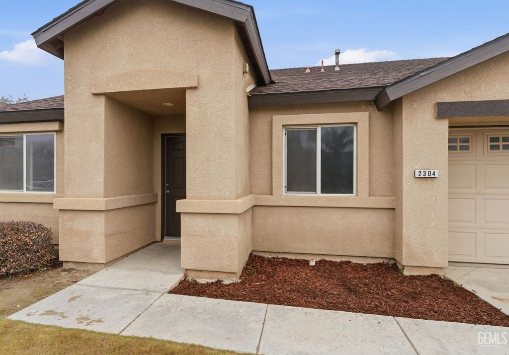 Photo of 2304 September Drive, Bakersfield, CA 93313 (MLS # 202600861)